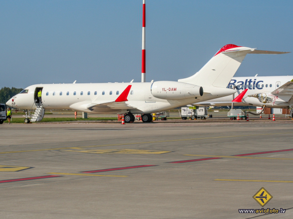 Bombardier Global Express XRS (BD-700-1A10)